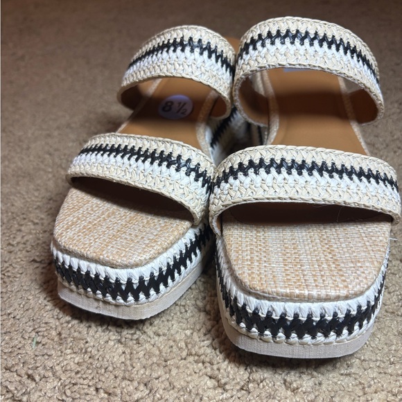 Dolce Vita Pawney Tan and Black Woven Size 8.5 Sandals - Picture 3 of 6